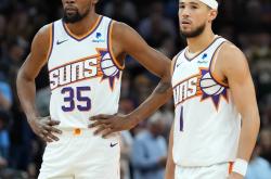 黄蜂三巨头联手，官方宣布新规得分突破，掀起高潮冲击季后赛！的简单介绍