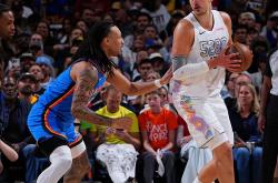 掘金三巨头联手，威金斯得分突破，状态爆棚冲击季后赛！