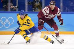 拉脱维亚队备战卢森堡，队员积极备战