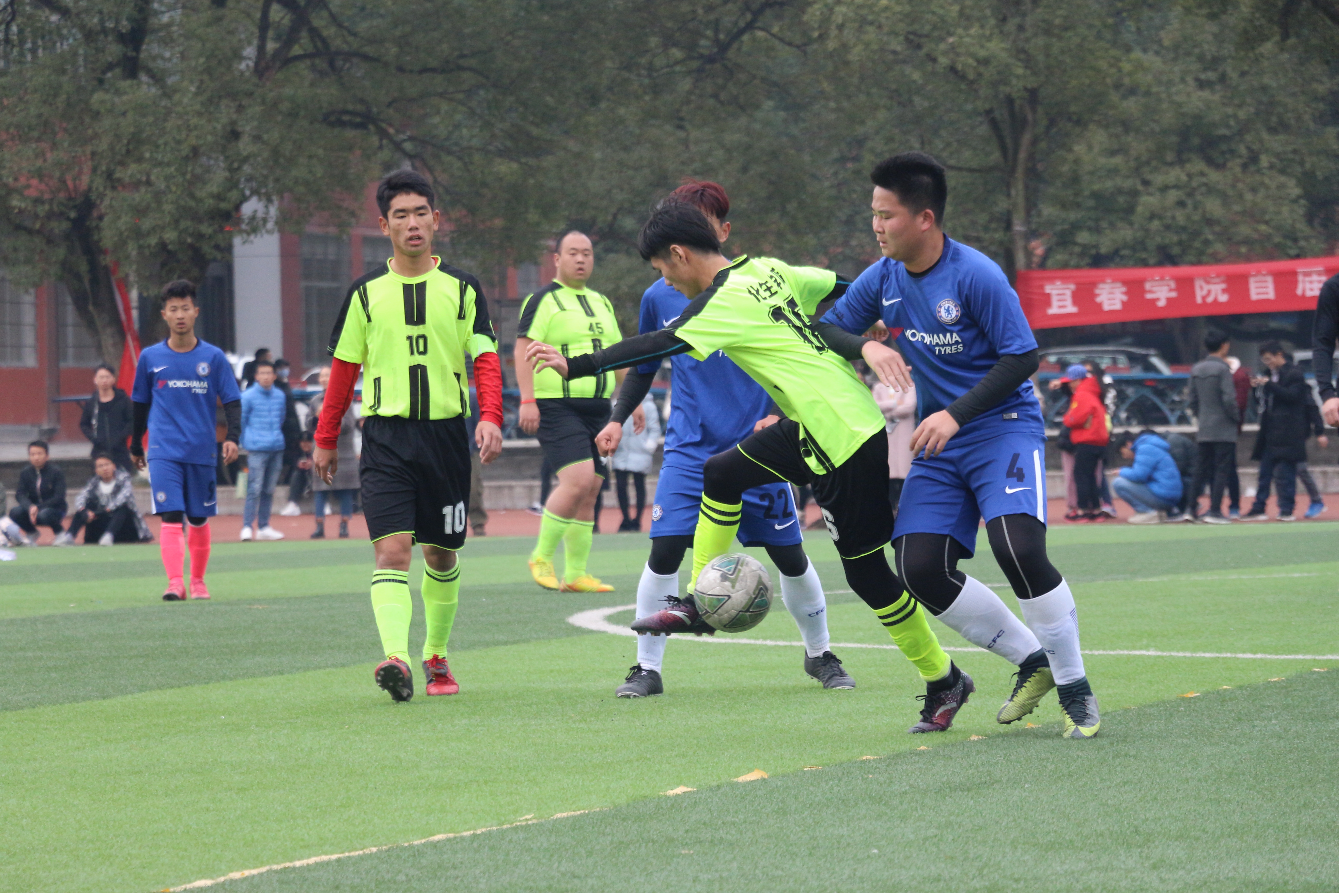 包含夺冠希望的浮现,球员们斗志昂扬的词条 包含夺冠希望的浮现,球员们斗志昂扬的词条