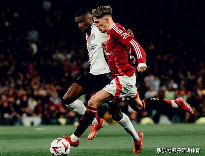 曼联前锋连续三场比赛破门,表现抢眼 曼联前锋连续三场比赛破门,表现抢眼